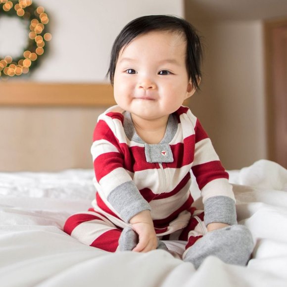 NWT - Burt's Bees Baby Red and White One Piece Zip-Up Pajama - Picture 2 of 2